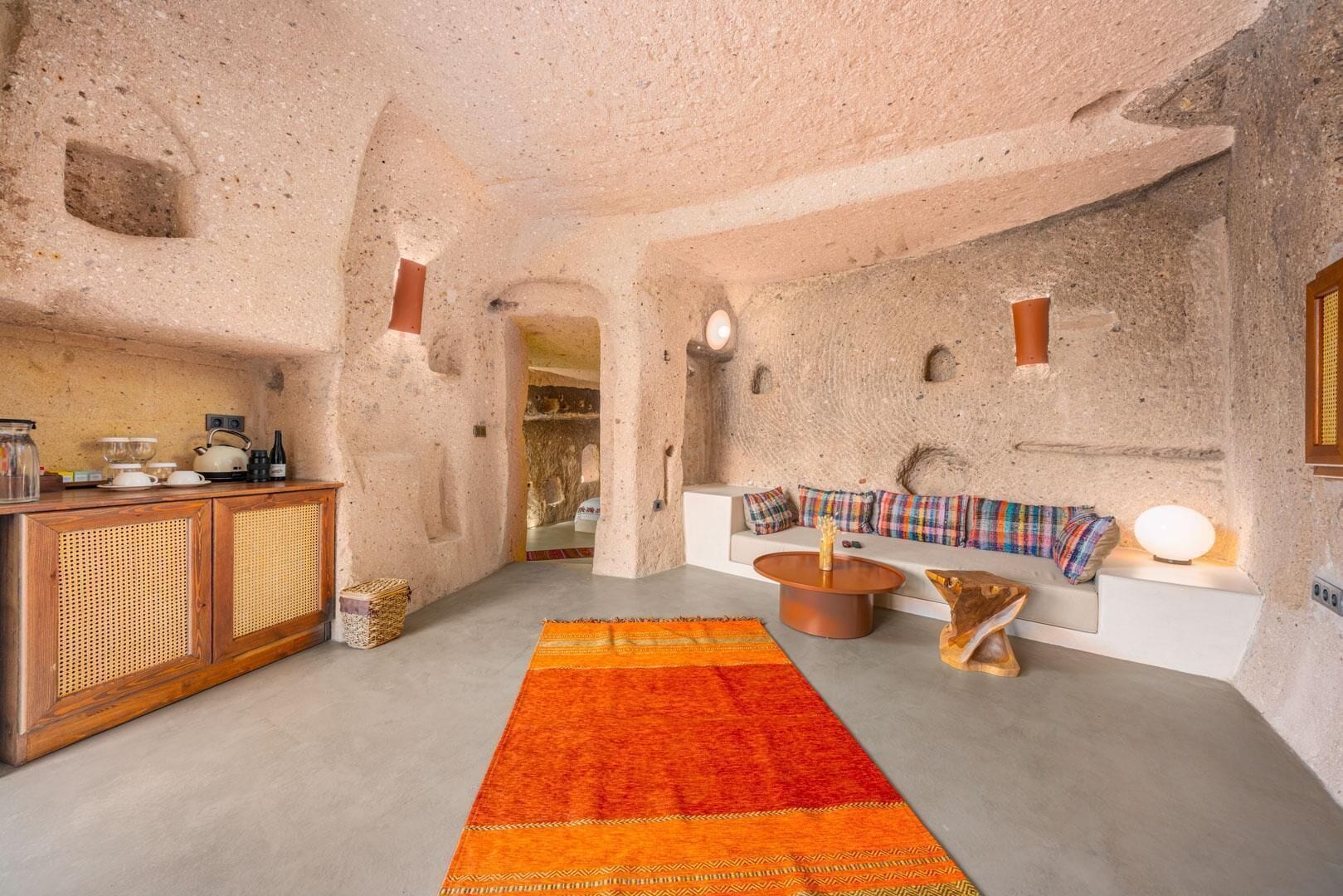 Design Cave Suite with Bathtub