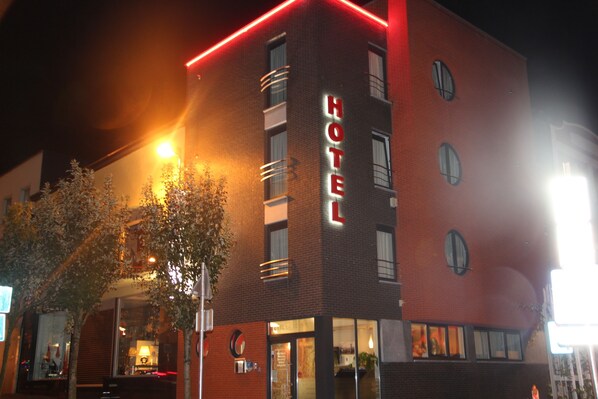 Front of property – evening/night
