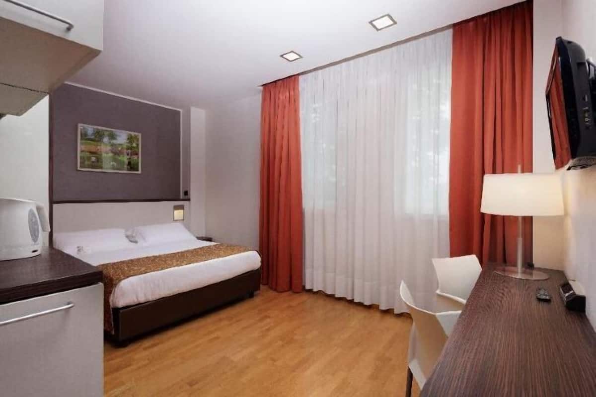 Hochwertige Bettwaren, Daunenbettdecken, Pillowtop-Betten, Minibar