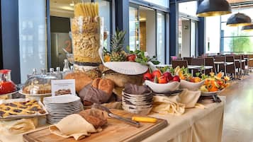 Colazione a buffet, servita tutte le mattine (8 EUR a persona)