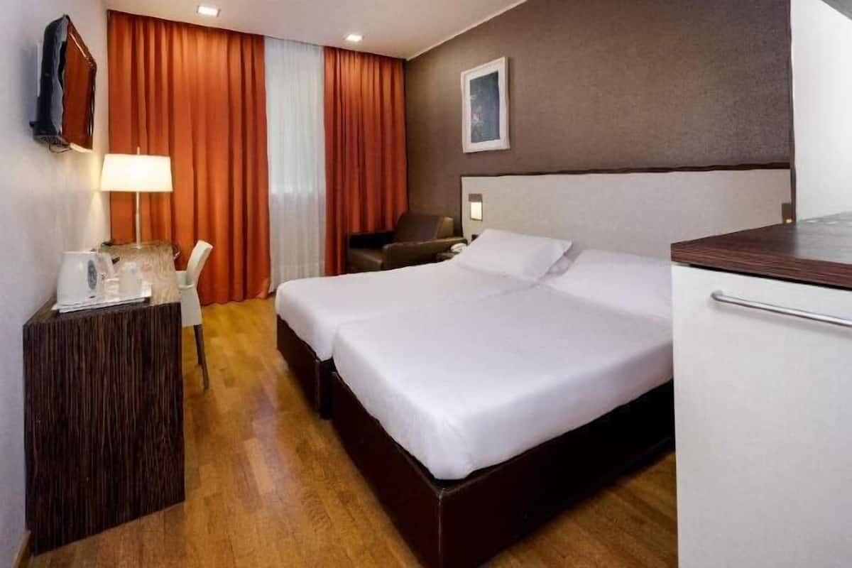 Hochwertige Bettwaren, Daunenbettdecken, Pillowtop-Betten, Minibar