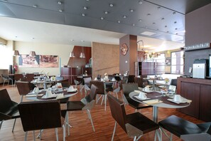 Tägliches inbegriffenes Frühstücksbuffet