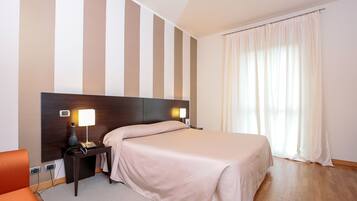 1 habitación, minibar y caja de seguridad en la habitación