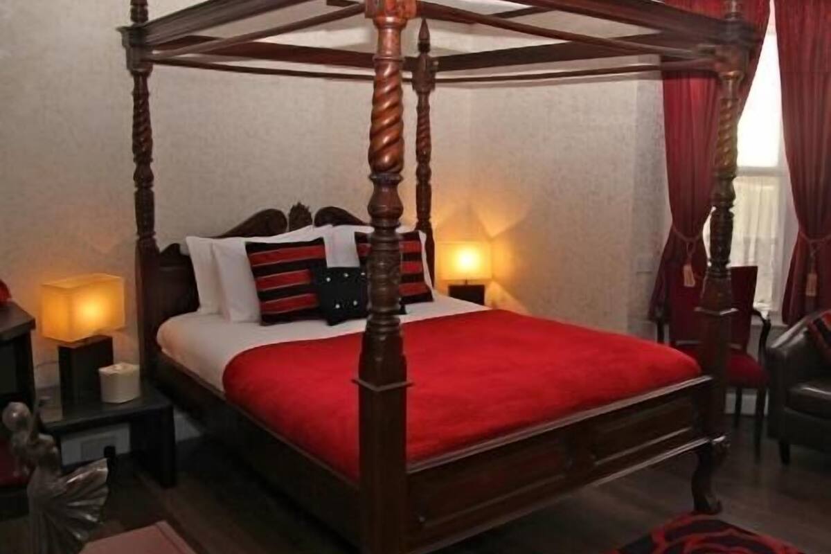 Habitación doble Premier, baño en la habitación (Four Poster)