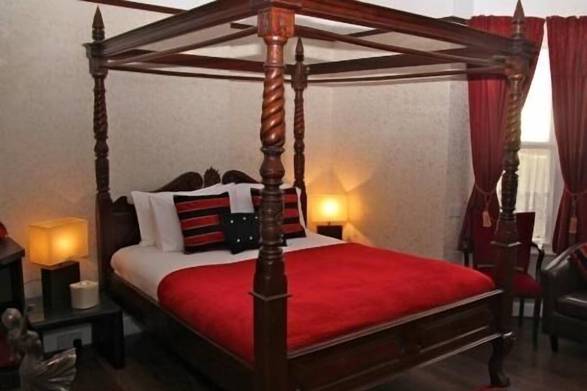 Premier Double Room, Ensuite (Four Poster)