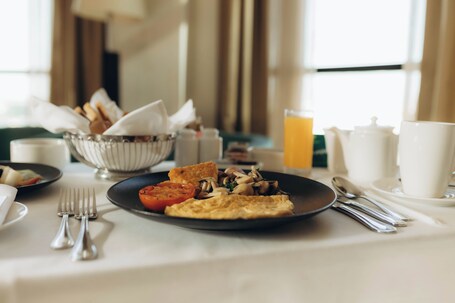 Holiday Inn Abu Dhabi, an IHG Hotel - Image 41