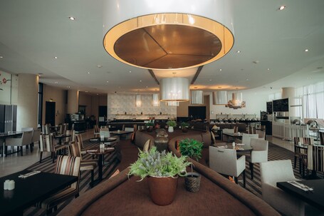 Holiday Inn Abu Dhabi, an IHG Hotel - Image 76