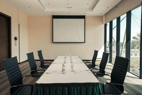Holiday Inn Abu Dhabi, an IHG Hotel - Image 56