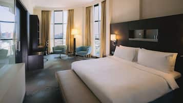 Suite, 1 Bedroom, Non Smoking | In-room safe, individually decorated, individually furnished, desk