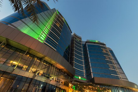 Holiday Inn Abu Dhabi, an IHG Hotel - Image 17