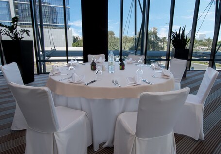 Holiday Inn Abu Dhabi, an IHG Hotel - Image 26
