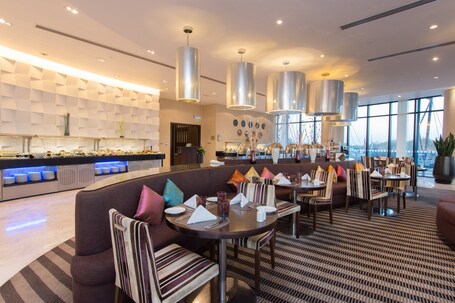 Holiday Inn Abu Dhabi, an IHG Hotel - Image 65