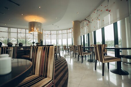 Holiday Inn Abu Dhabi, an IHG Hotel - Image 62