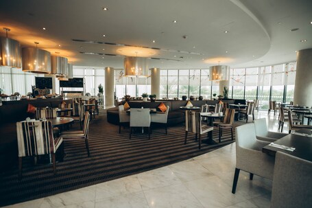 Holiday Inn Abu Dhabi, an IHG Hotel - Image 69