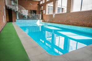 Indoor pool - The Palm Court Hotel (Great Yarmouth)