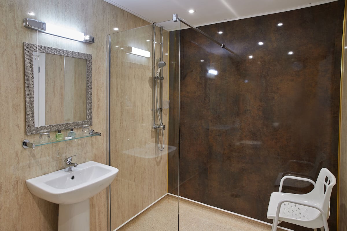 individually decorated, individually furnished, free wifi, bed sheets