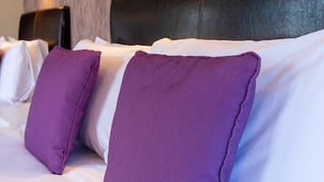 Quarto triplo clássico, várias camas | Individualmente decorados, individualmente mobiliados, Wi-Fi de cortesia