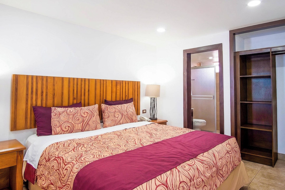In-room safe, bed sheets