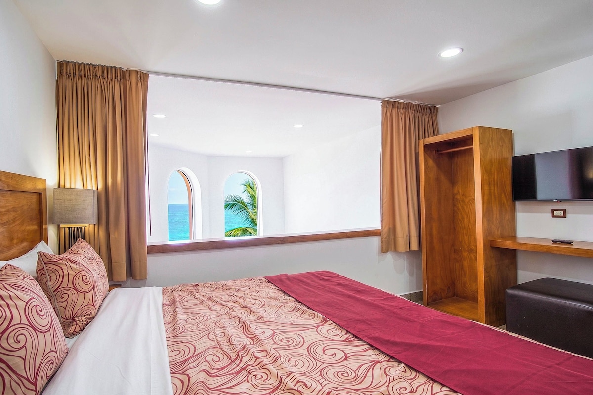 In-room safe, bed sheets