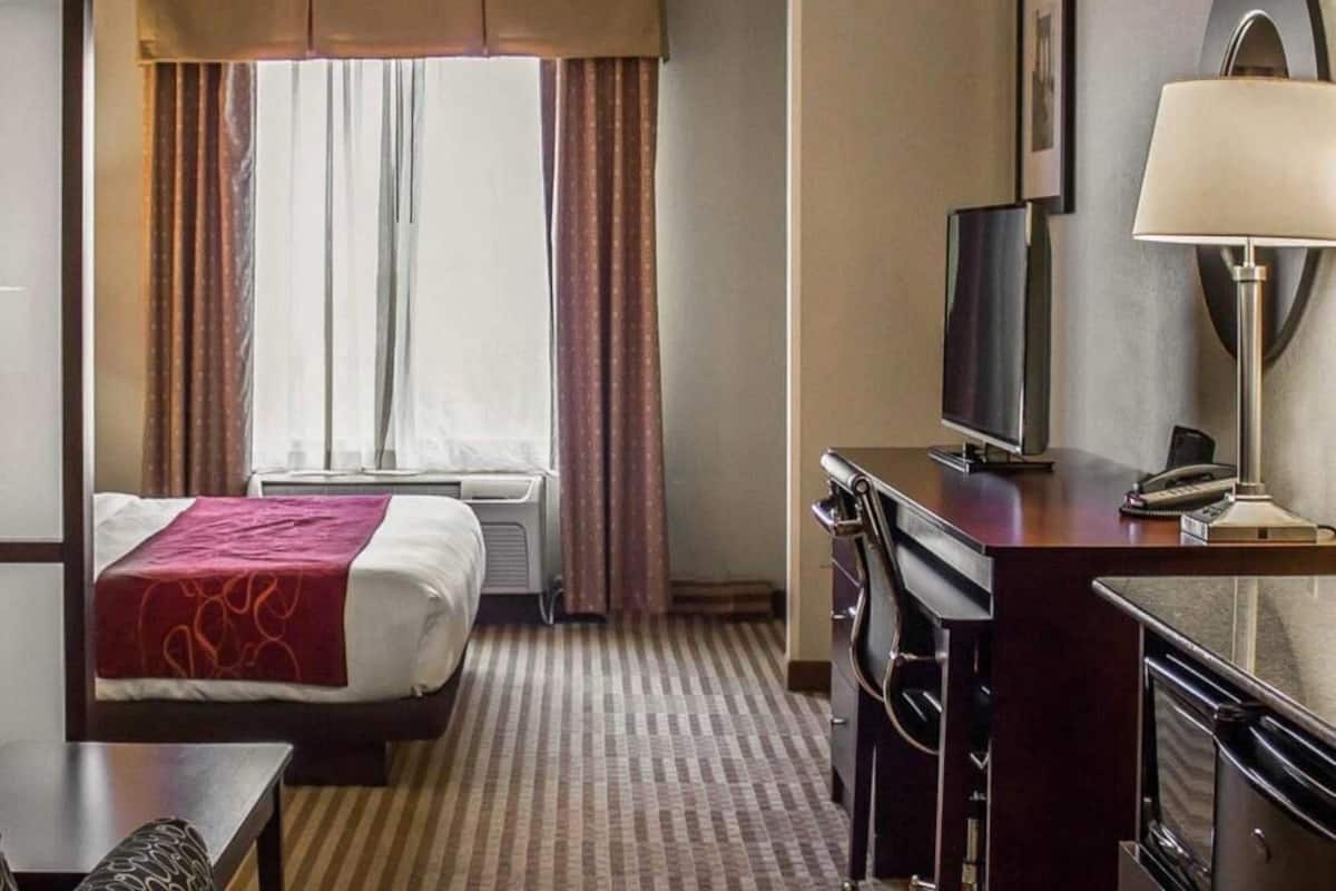 Premium bedding, pillowtop beds, desk, laptop workspace