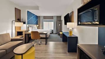 Roupas de cama premium, camas com colchões pillow-top, escrivaninha