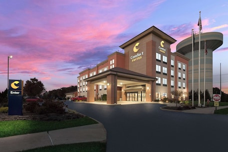 Exterior. Comfort Suites Columbus East Broad