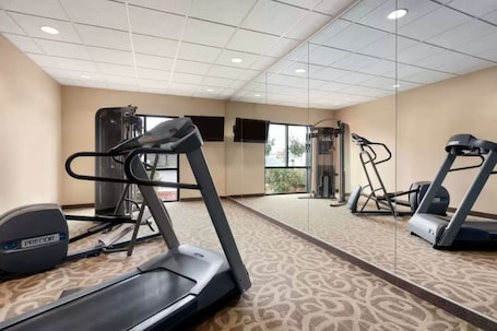 Fitness facility. University Hotel - Davis Area by IHG