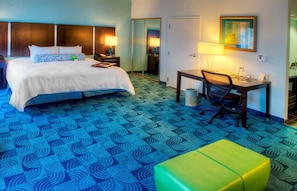 Hypo-allergenic bedding, in-room safe, desk, laptop workspace