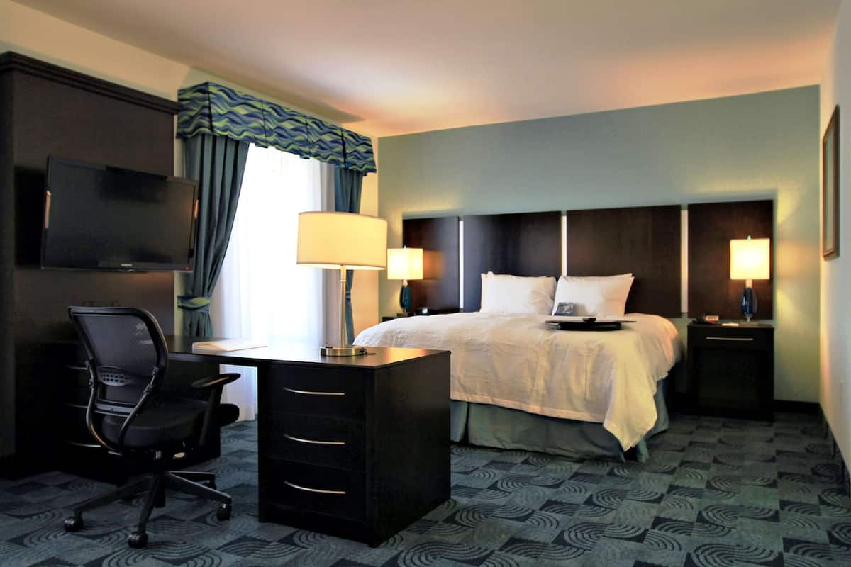 Hypo-allergenic bedding, in-room safe, desk, laptop workspace
