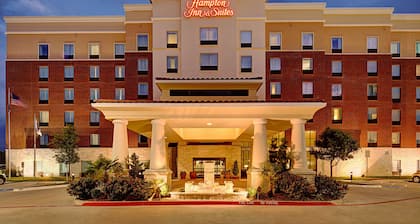 Hampton Inn & Suites Dallas/Lewisville-Vista Ridge Mall, TX