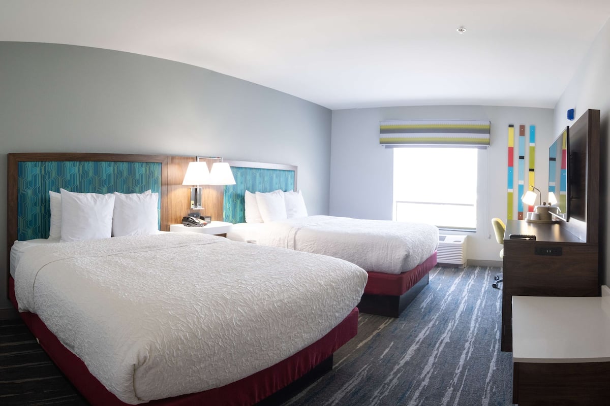 Hypo-allergenic bedding, in-room safe, desk, laptop workspace