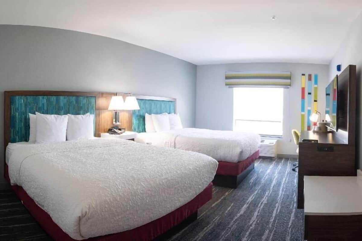 Hypo-allergenic bedding, in-room safe, desk, laptop workspace