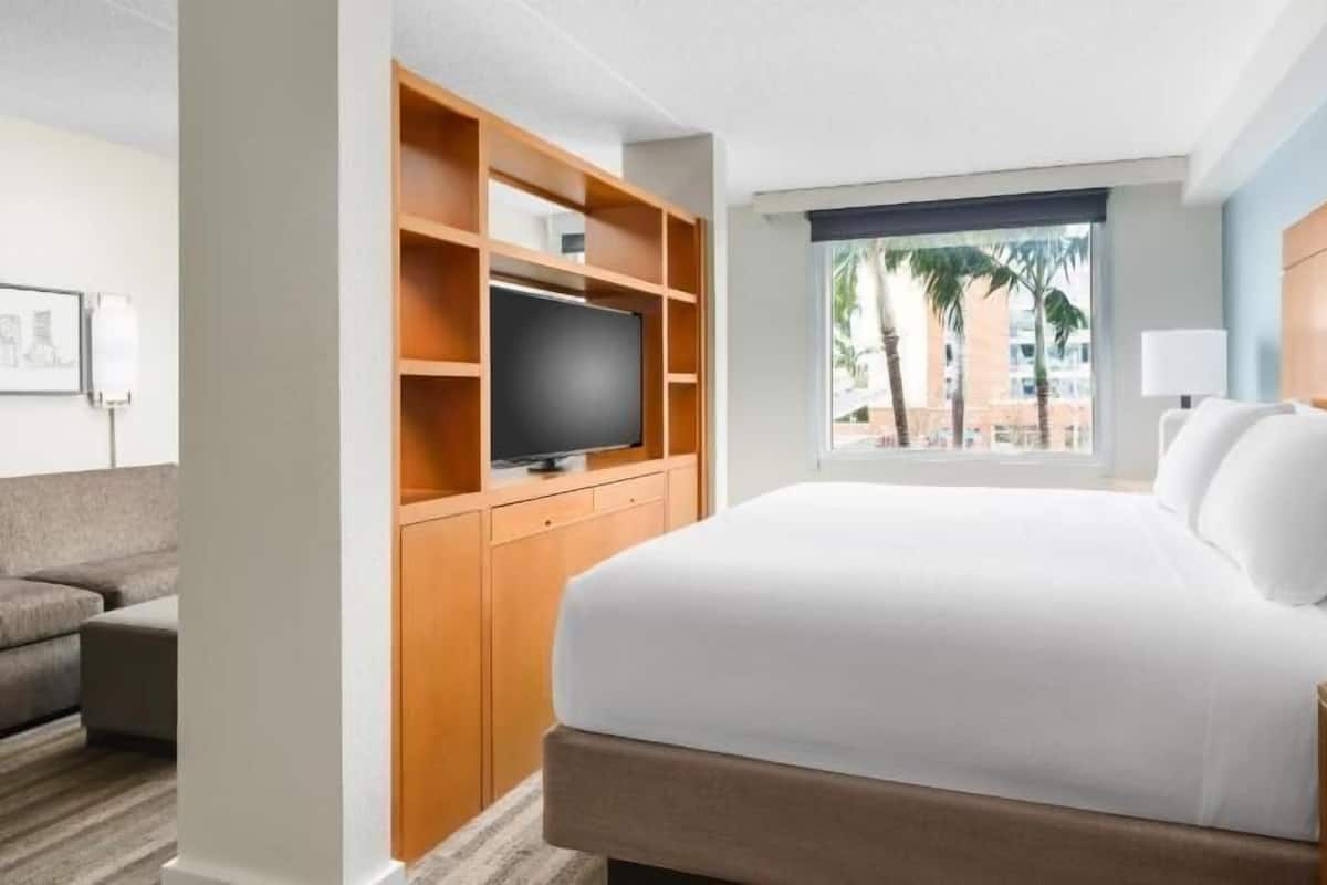 In-room safe, desk, laptop workspace, blackout curtains