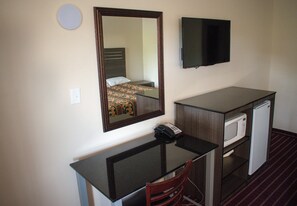 Bureau, chambres insonorisées, fer et planche à repasser, Wi-Fi gratuit