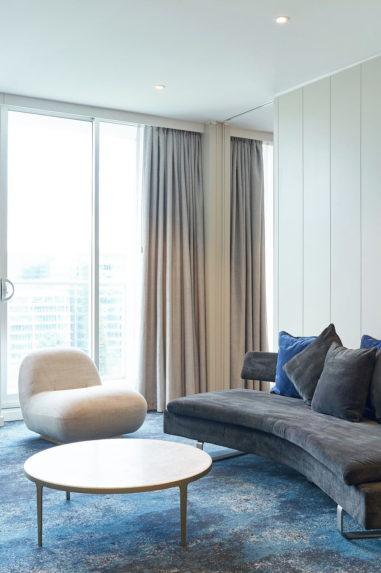 deluxe suite, 1 king bed, balcony, park view | 1 bedroom, premium bedding, minibar, in-room safe