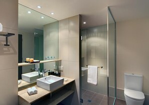 Eco-friendly toiletries, hair dryer, bathrobes, slippers - Pullman Adelaide (Adelaide)