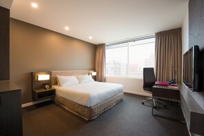Ropa de cama de alta calidad y minibar 
