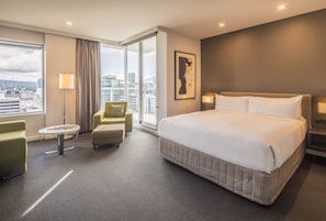 1 bedroom, premium bedding, minibar, in-room safe