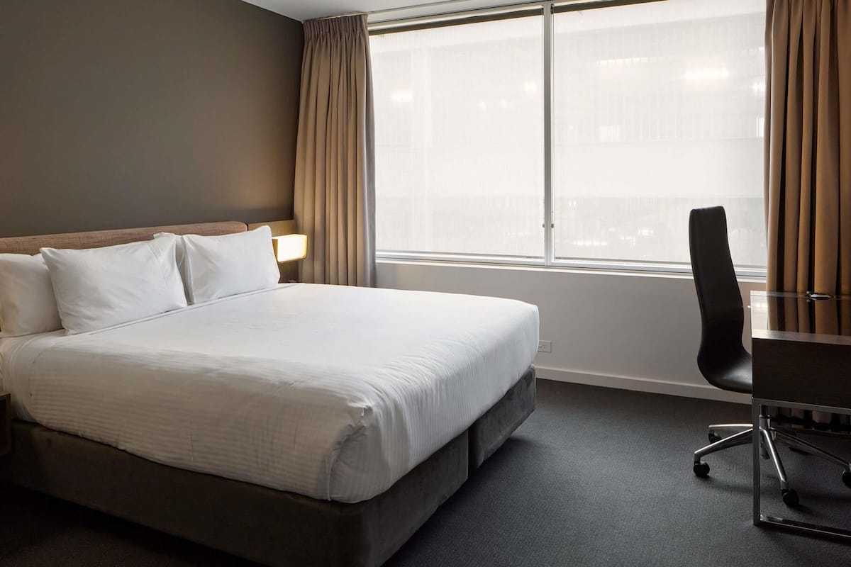 Superior Room, 1 King Bed, Accessible | Premium bedding, minibar, in-room safe, desk