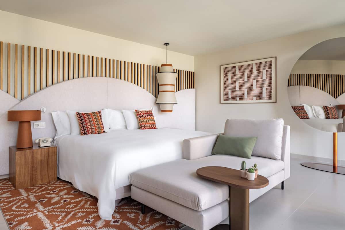 Suite, 1 Bedroom | Premium bedding, minibar, in-room safe, desk