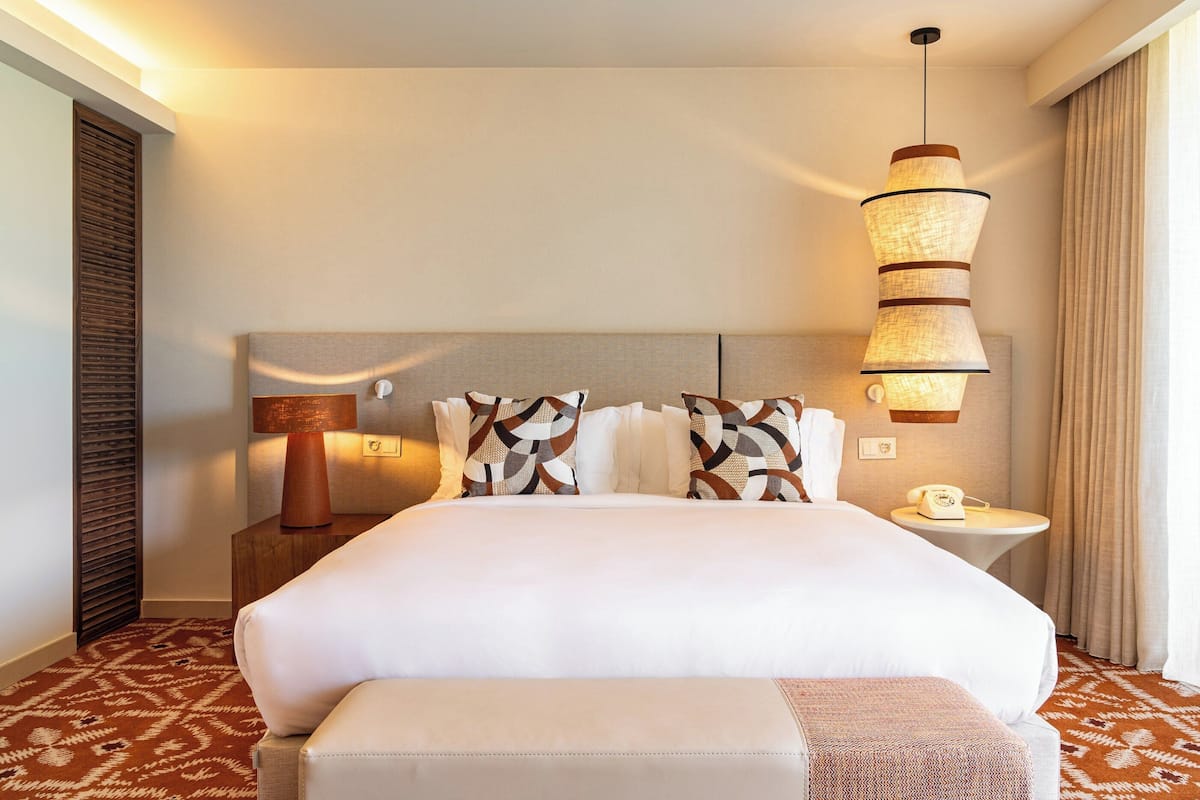 Premium bedding, minibar, in-room safe, desk