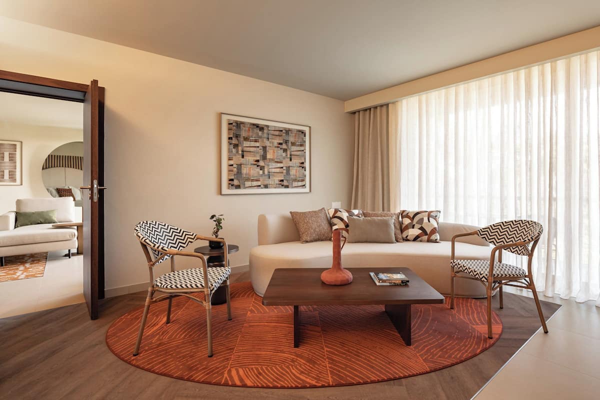 Suite, 1 Bedroom | Premium bedding, minibar, in-room safe, desk