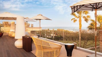 Bar en la azotea, con vista al mar, abre en días seleccionados