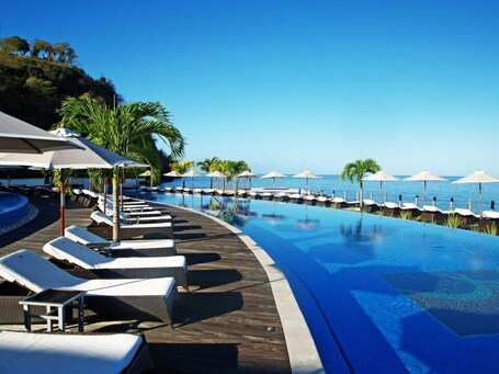 Piscina infinita