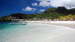 Perto da praia, massagens na praia, bar na praia, passeios de caiaque 
