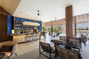 Bar (en la propiedad)