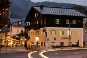 Façade de l’hébergement - soirée/nuit