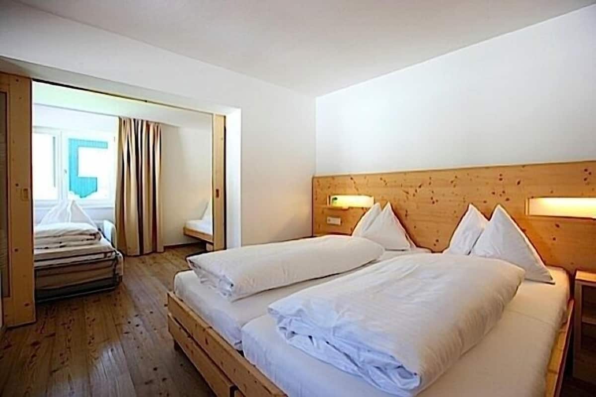 Kamar Double Superior | Brankas, meja kerja, setrika/meja setrika, dan Wi-Fi gratis