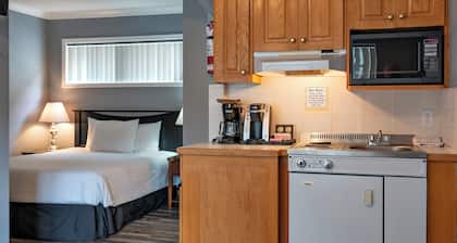 Tiki Shores Inn & Suites