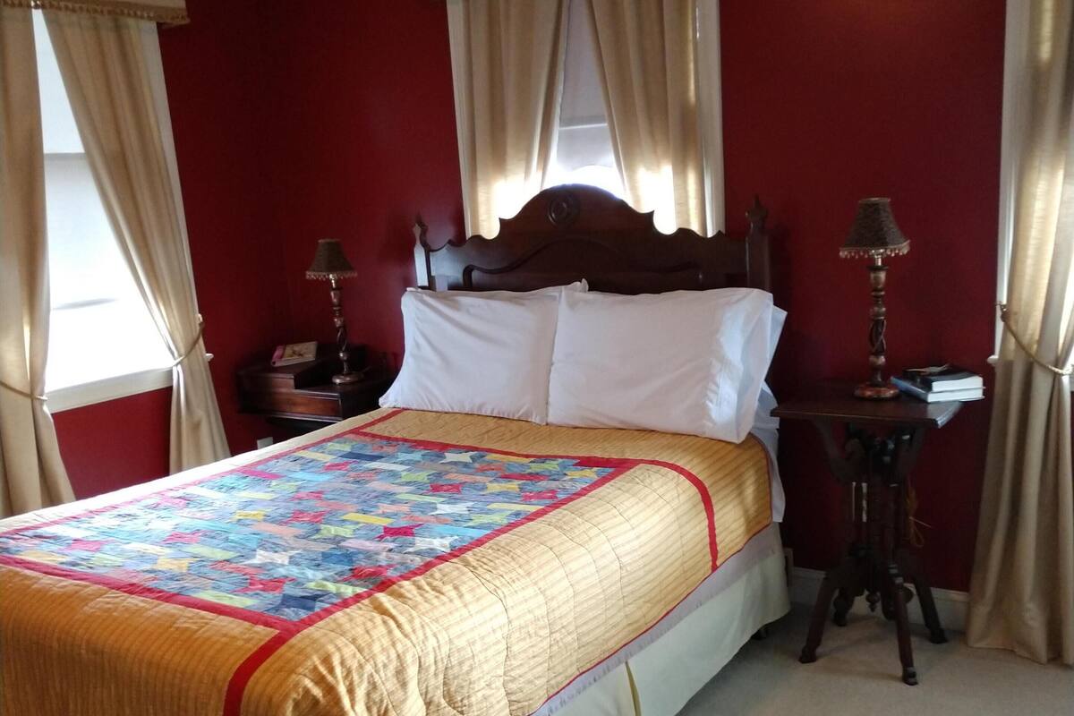 Standard Double Room, Ensuite (Red room) | 1 bedroom